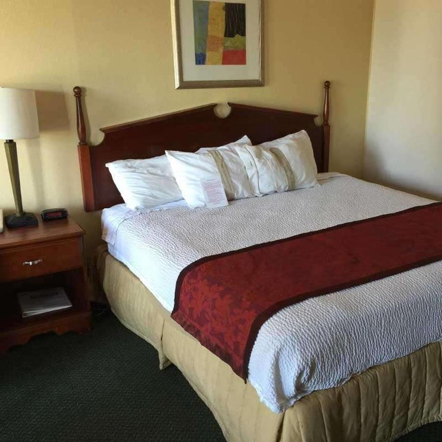 Astoria Hotel Danville North Extérieur photo