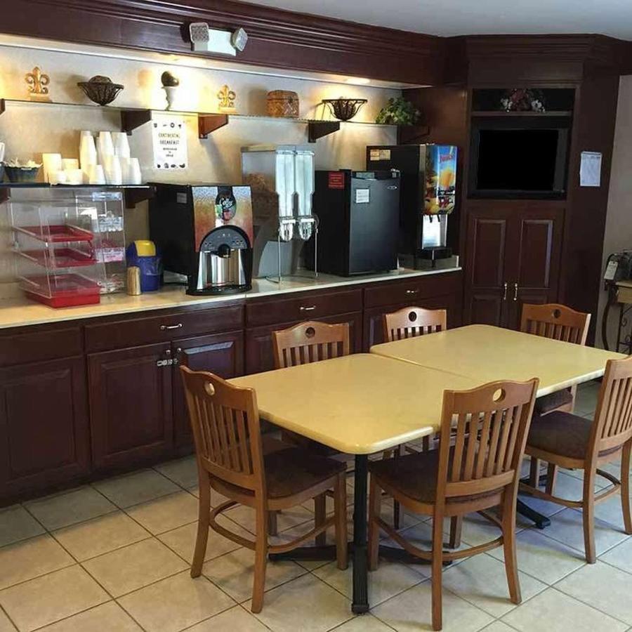Astoria Hotel Danville North Extérieur photo