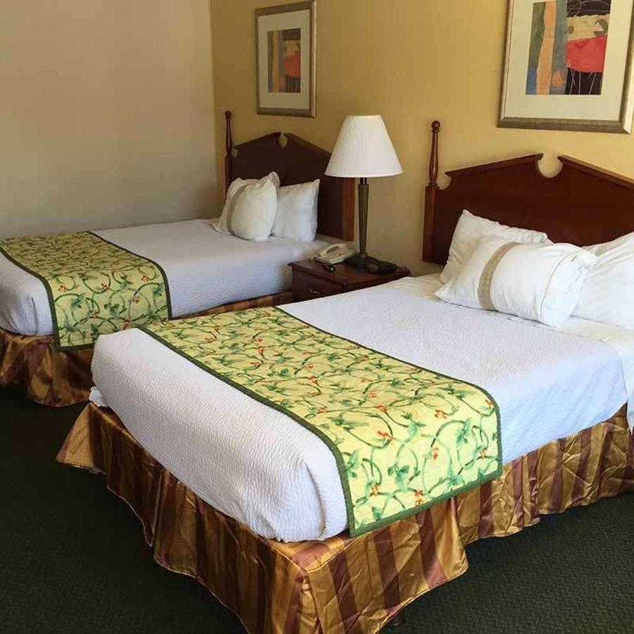 Astoria Hotel Danville North Extérieur photo