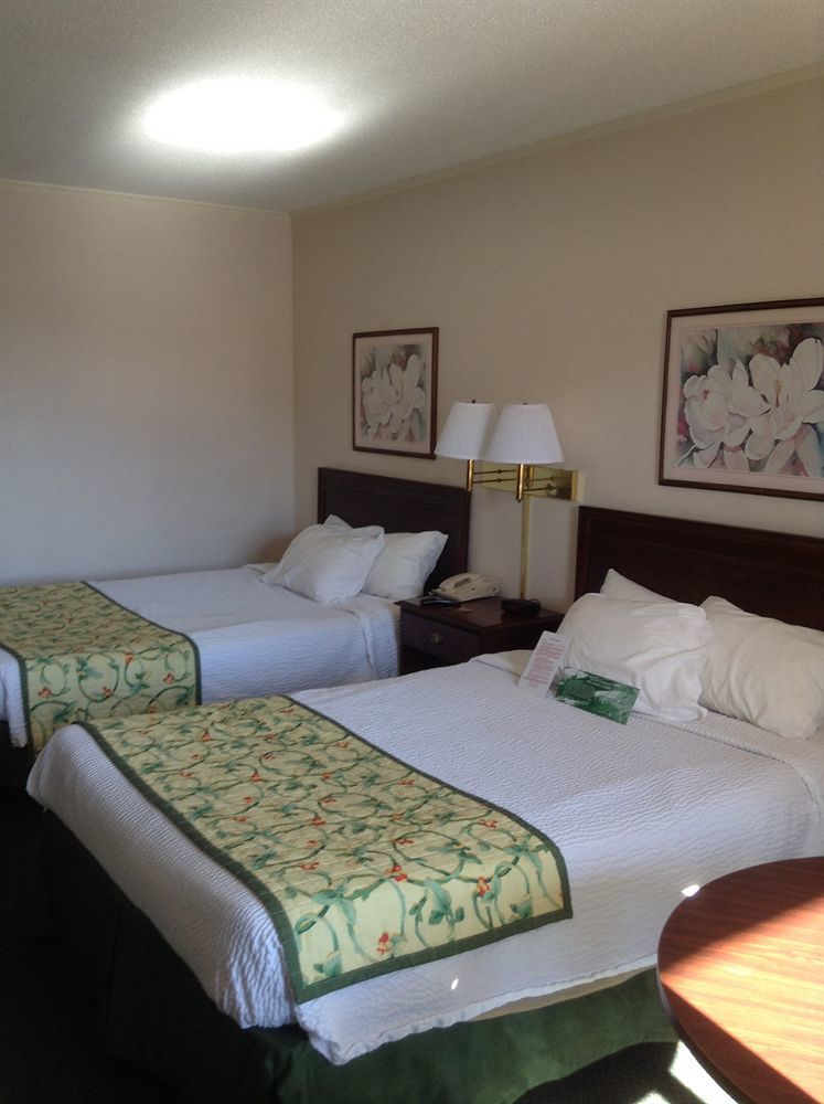 Astoria Hotel Danville North Extérieur photo