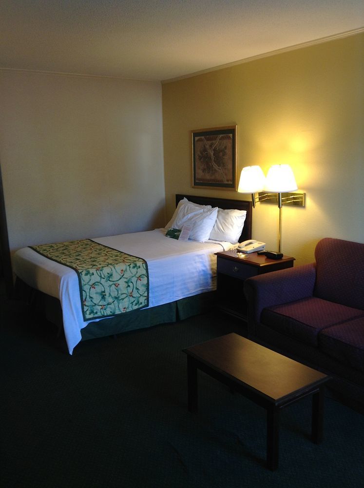 Astoria Hotel Danville North Extérieur photo
