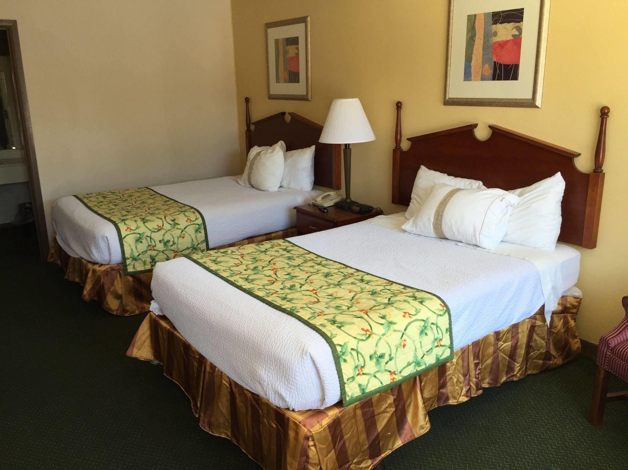 Astoria Hotel Danville North Extérieur photo