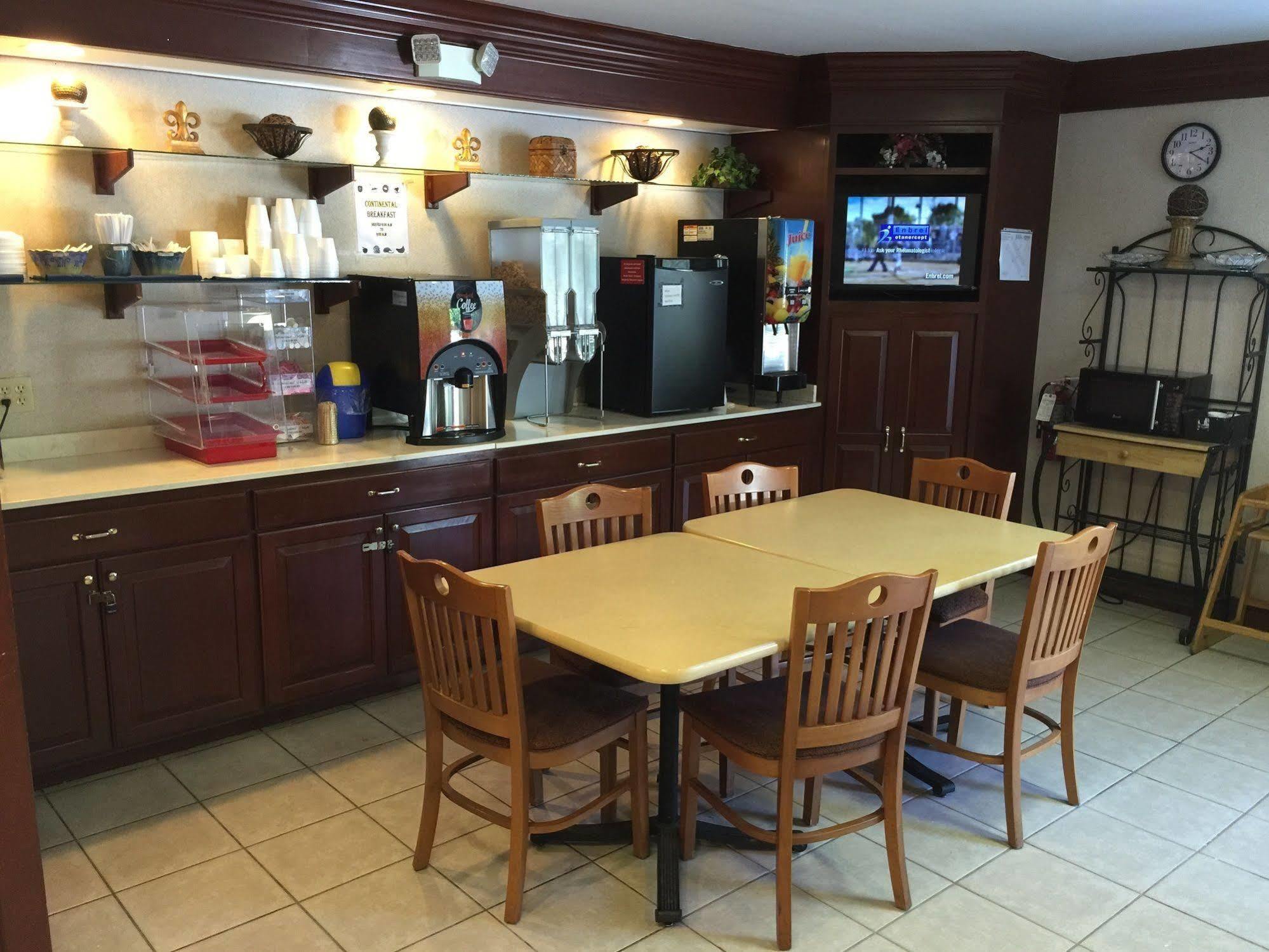 Astoria Hotel Danville North Extérieur photo